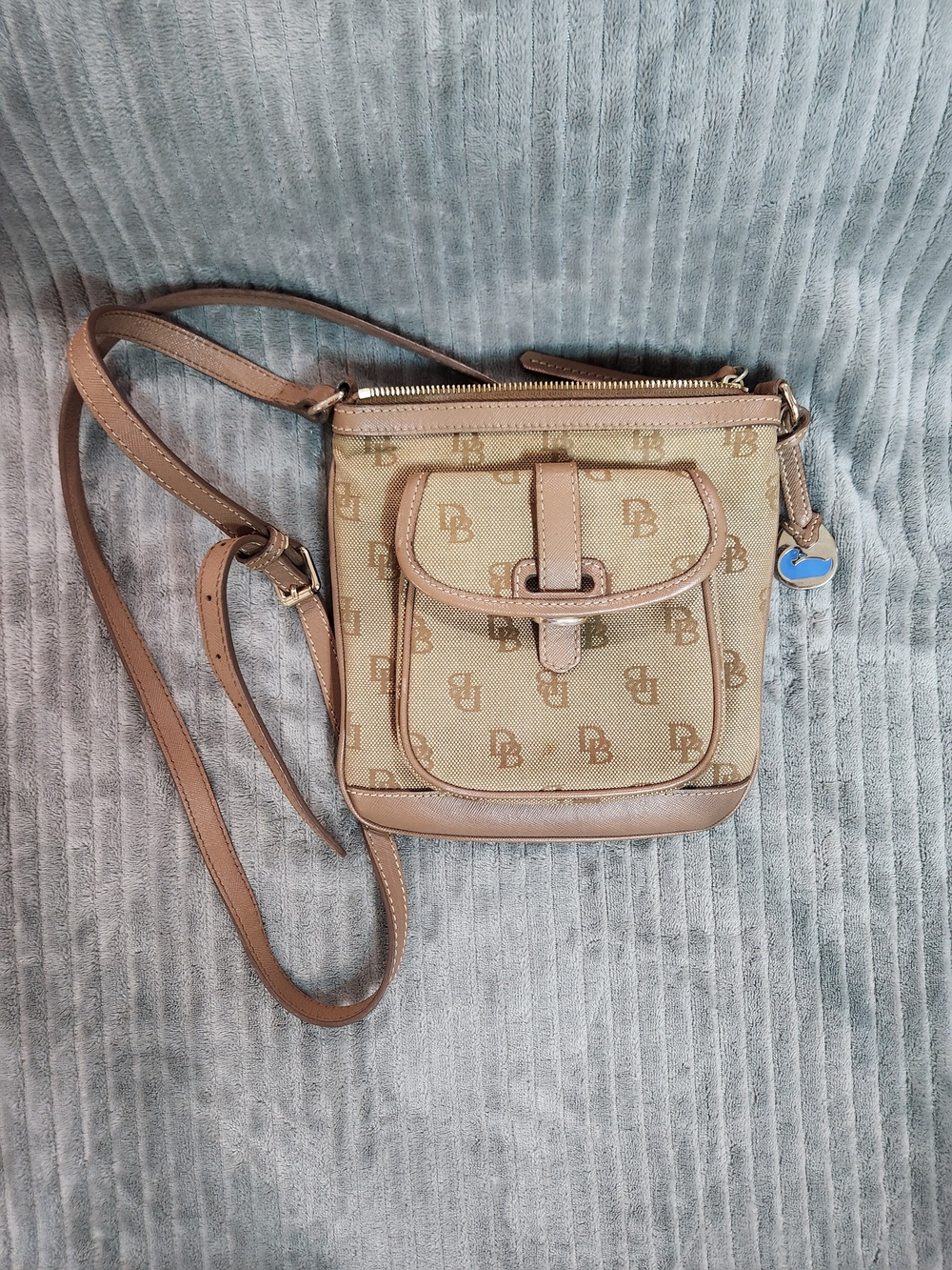 Dooney & Bourke Signature Letter Carrier crossbody bag tan signature DB monogram